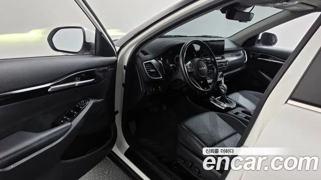 Kia Seltos — Фото автомобиля 10