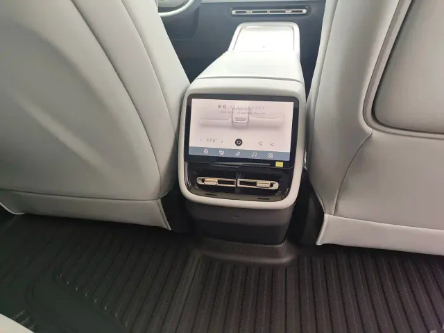 Xpeng P7+ — Фото автомобиля 8