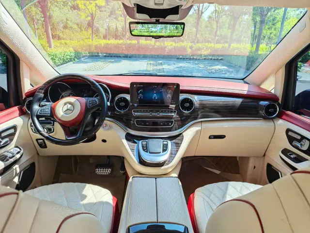 Mercedes-Benz V-Class — Фото автомобиля 6