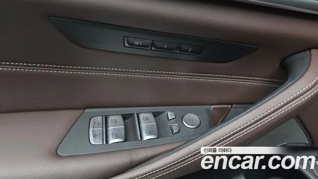 BMW 5 Series G30 — Фото автомобиля 17