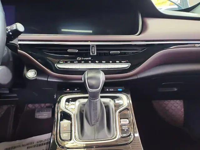 GAC Trumpchi M6 — Фото автомобиля 12