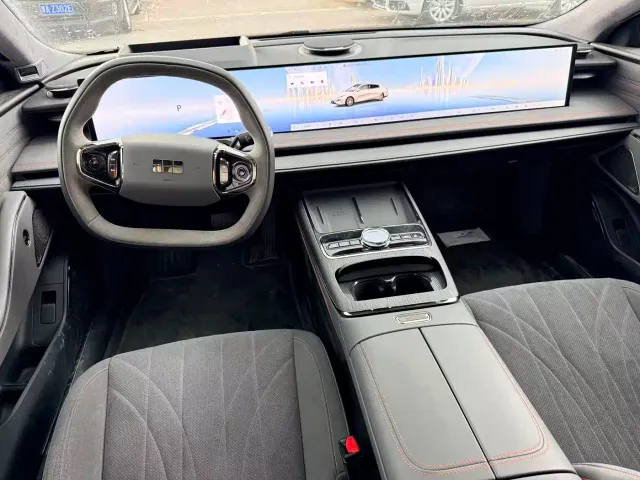 Geely Galaxy E8 — Фото автомобиля 7