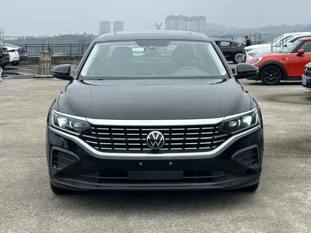 Volkswagen Passat — Фото автомобиля 2