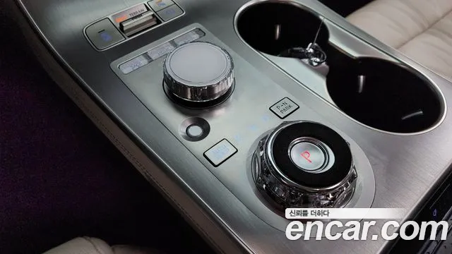 Genesis GV70 2.5T Бензин AWD — Фото автомобиля 7