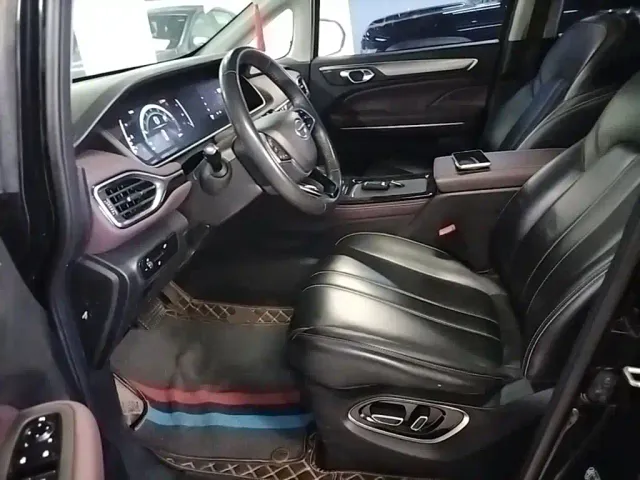 GAC Trumpchi M6 — Фото автомобиля 14