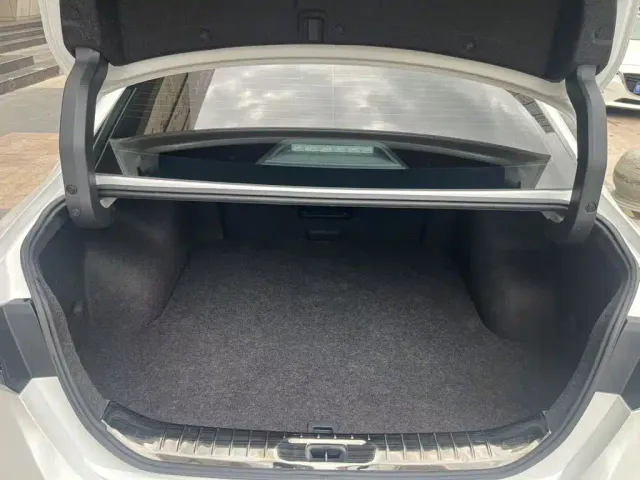 Nissan Teana — Фото автомобиля 7