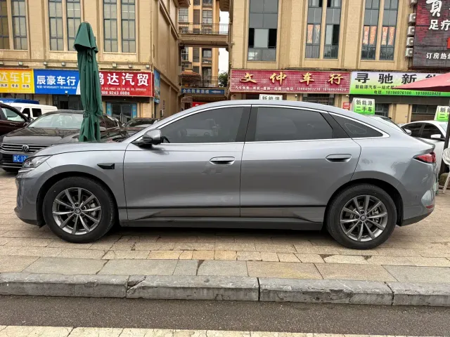 BYD Qin L — Фото автомобиля 7