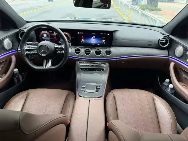 Mercedes-Benz E-Class — Фото автомобиля 4