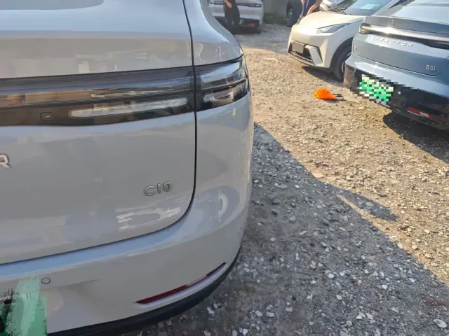 Leapmotor C10 — Фото автомобиля 7