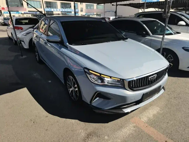 Geely Emgrand — Фото автомобиля 3