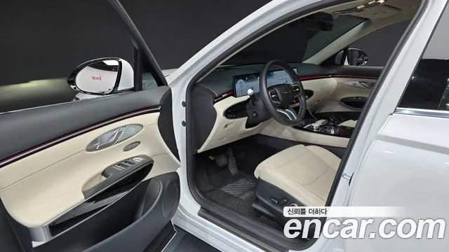 Genesis GV70 2.5T Бензин 2WD — Фото автомобиля 10