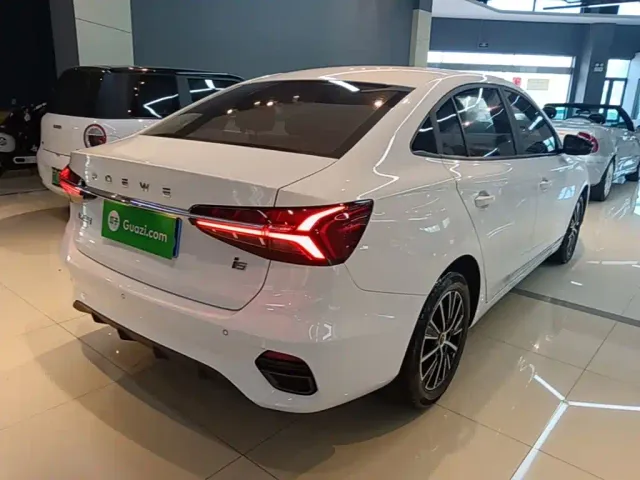 Roewe i5 — Фото автомобиля 6