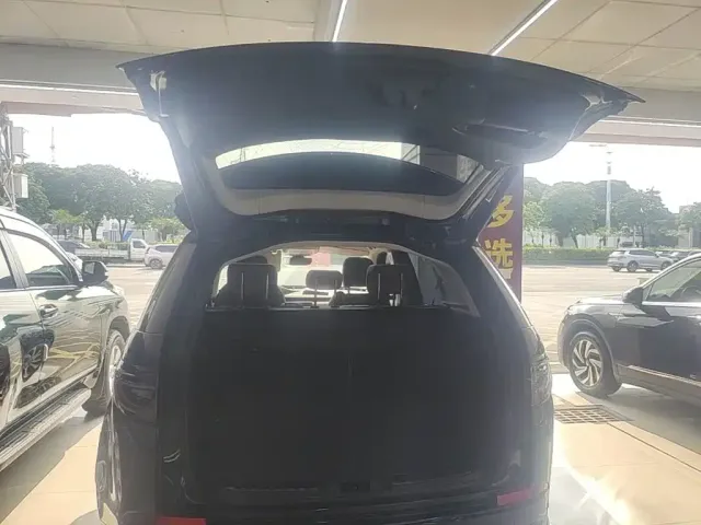 Land Rover Discovery Sport — Фото автомобиля 18