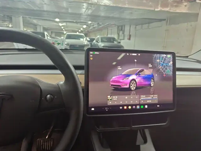 Tesla Model Y — Фото автомобиля 8
