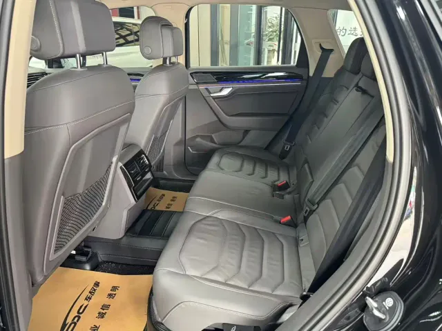 Volkswagen Touareg — Фото автомобиля 5