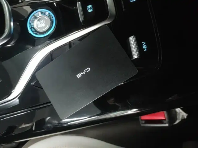 BYD Qin PLUS — Фото автомобиля 8