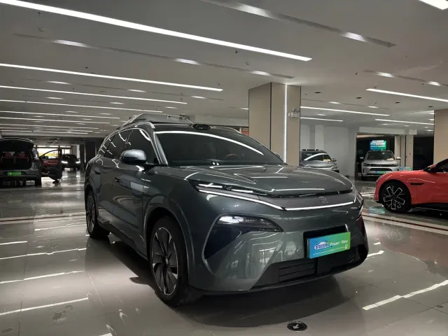 BYD Tang L — Фото автомобиля 3