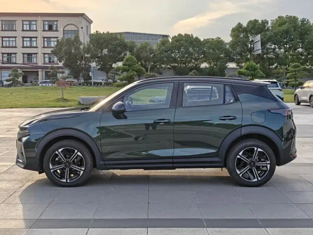 Lynk & Co 06 EM-P — Фото автомобиля 3