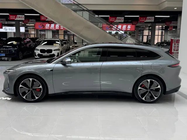 Nio ET5 Touring — Фото автомобиля 16