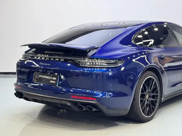 Porsche Panamera — Фото автомобиля 30