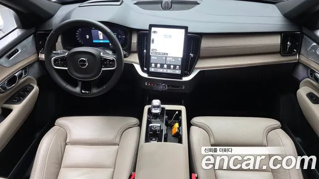 Volvo XC90 — Фото автомобиля 6