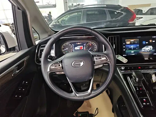 GAC Trumpchi M8 — Фото автомобиля 10