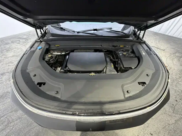 Li Auto L8 — Фото автомобиля 8