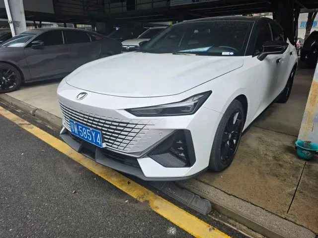 Фотография автомобиля — Changan UNI-V