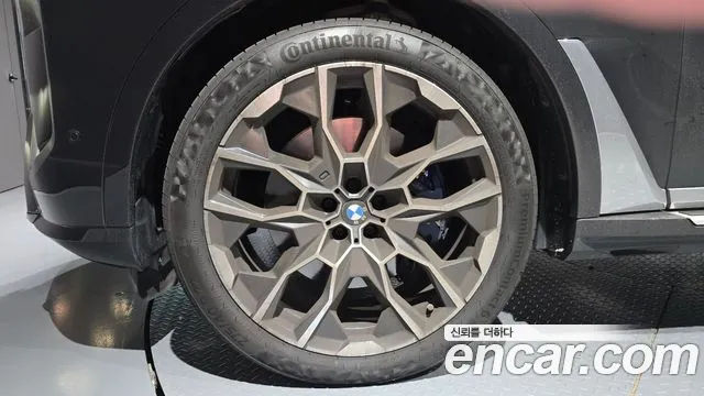 BMW X7 — Фото автомобиля 4