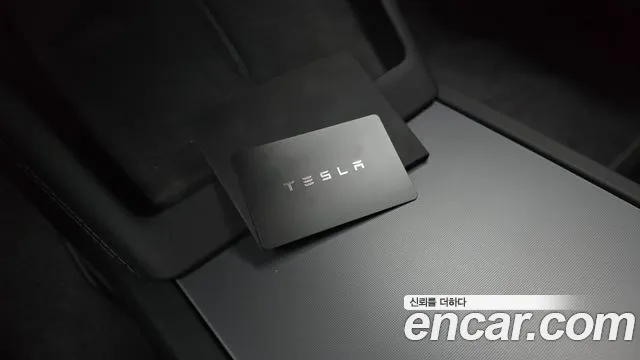 Tesla Model 3 — Фото автомобиля 25