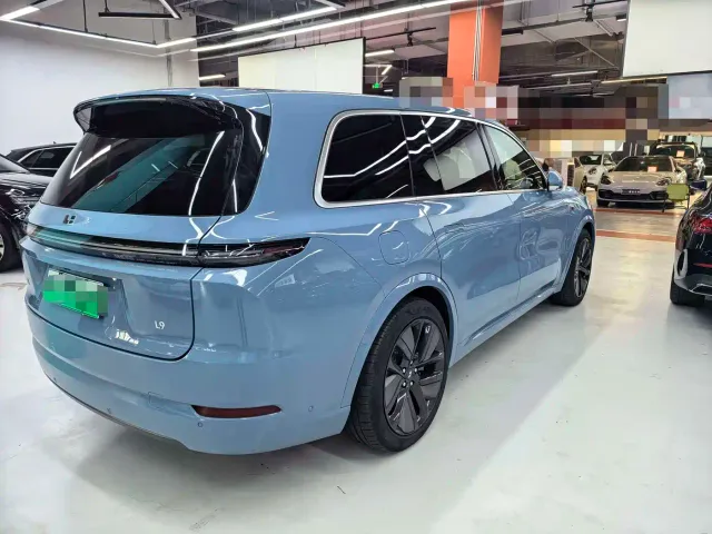 Li Auto L9 — Фото автомобиля 12