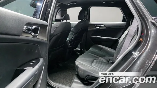 Kia Sportage Sportage 5-е поколение Бензин 1.6 турбо 2WD — Фото автомобиля 12
