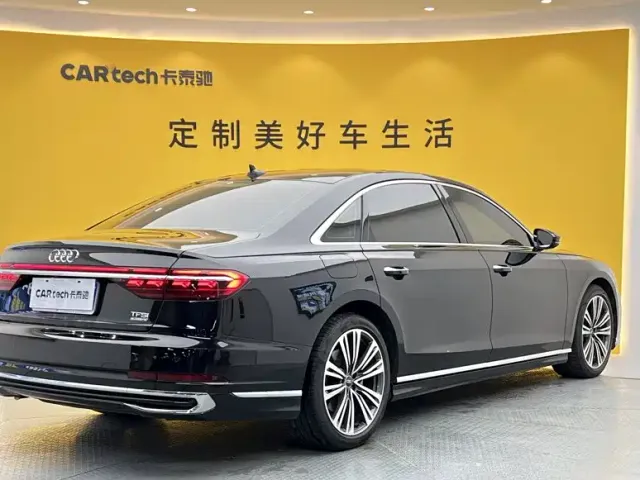 Audi A8 — Фото автомобиля 30