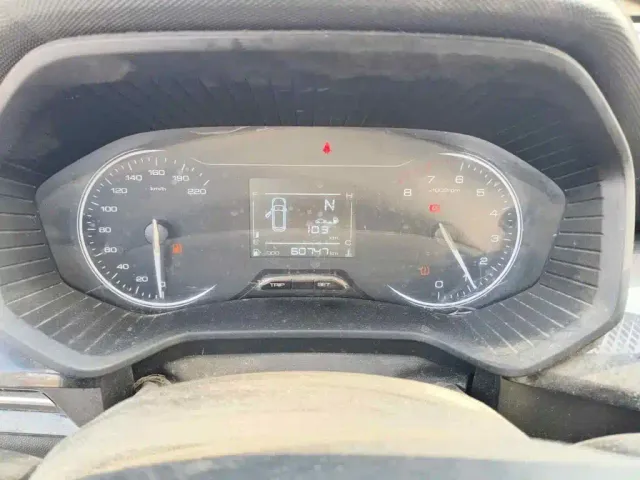 Wuling Asta — Фото автомобиля 4