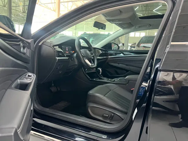 Volkswagen Passat — Фото автомобиля 4