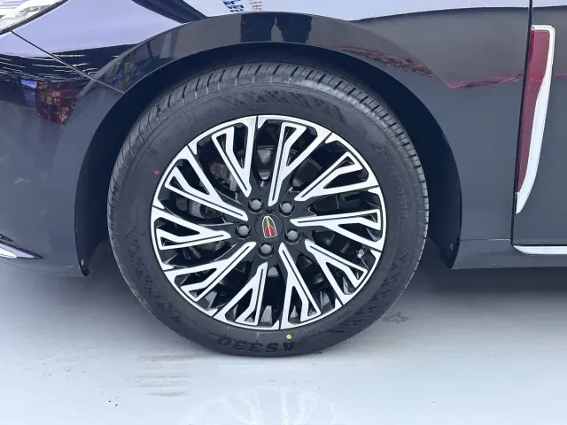 Hongqi H5 — Фото автомобиля 4
