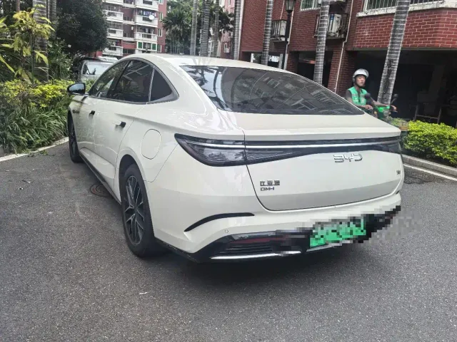 BYD Seal 07 DM-i — Фото автомобиля 6