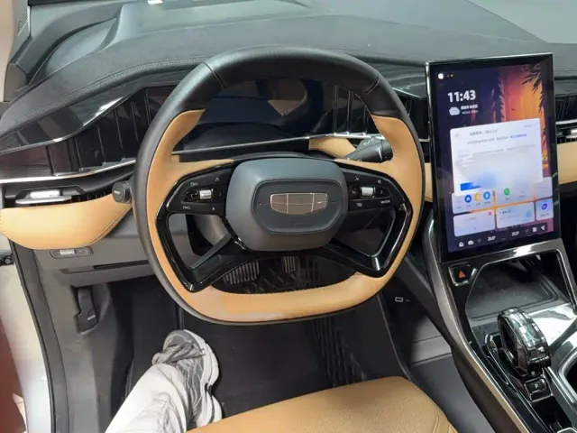 Geely Boyue L 2023 1.5TD DCT Premium — Фото автомобиля 3