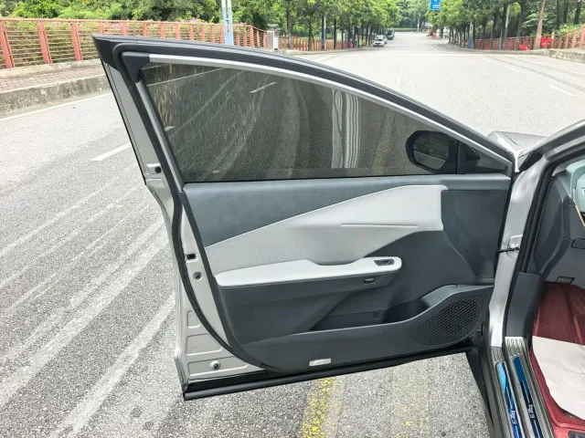 Toyota bZ3 — Фото автомобиля 4