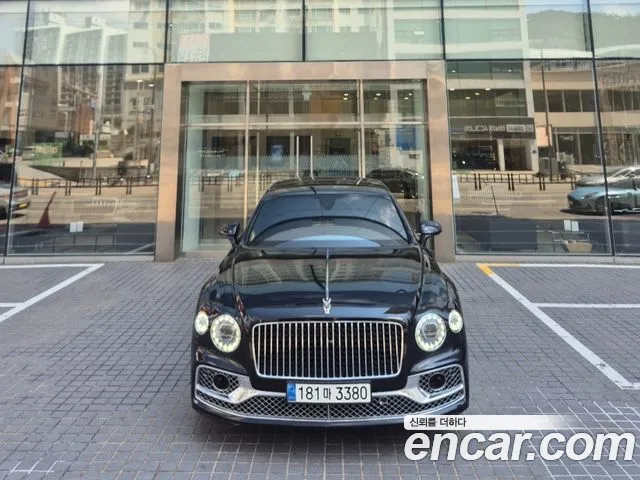 Фотография автомобиля — Bentley Flying Spur