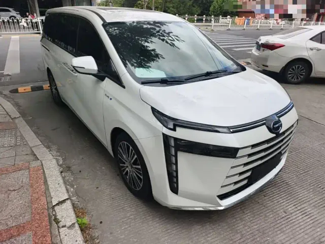 GAC Trumpchi E8 — Фото автомобиля 3