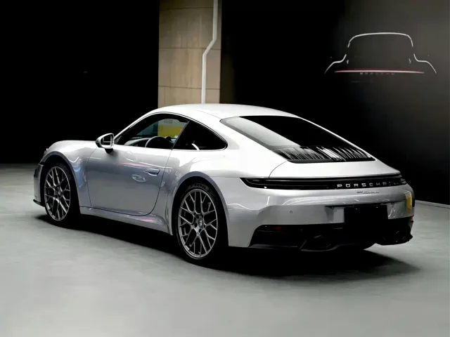 Porsche 911 — Фото автомобиля 3