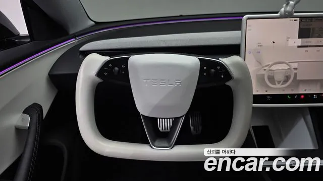 Tesla Model 3 — Фото автомобиля 19