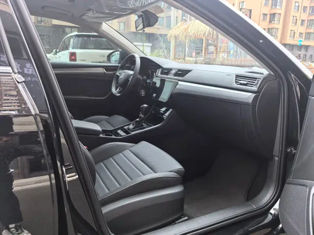 Skoda Superb — Фото автомобиля 11
