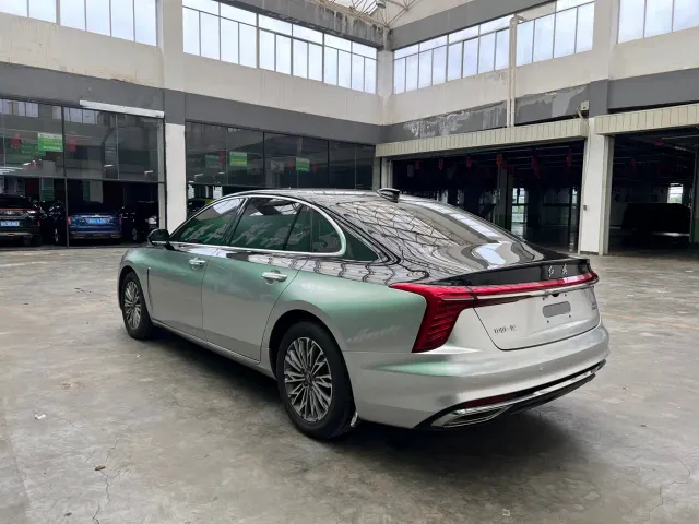 Hongqi H5 — Фото автомобиля 9