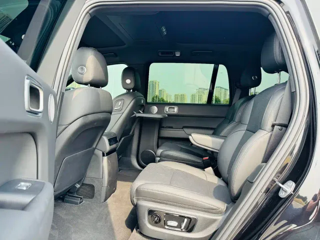 Li Auto L9 — Фото автомобиля 6