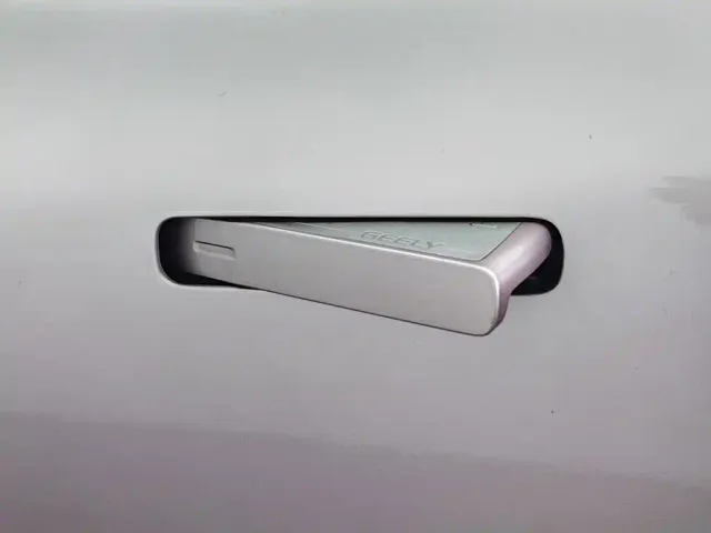 Geely ICON — Фото автомобиля 18