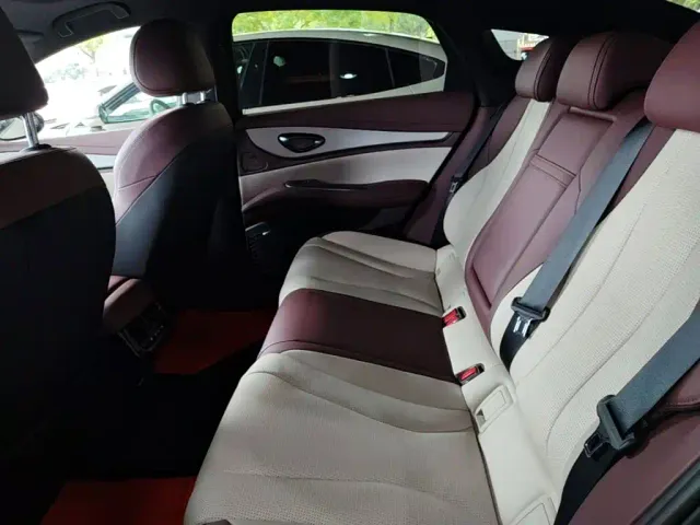 BYD Seal 07 DM-i — Фото автомобиля 16
