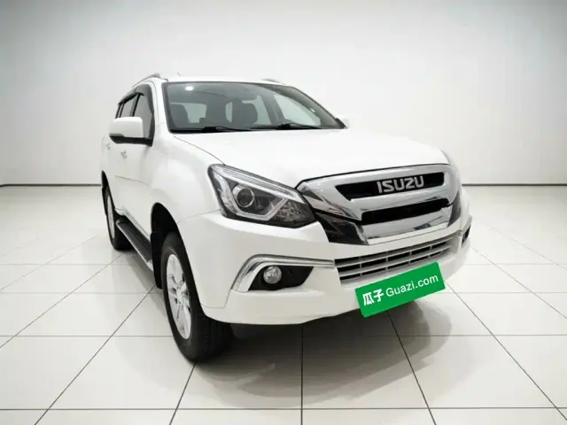Isuzu mu-X Ranger — Фото автомобиля 3