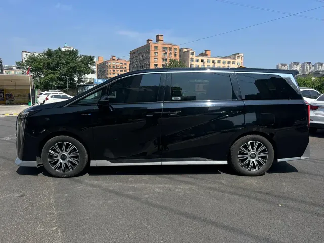 GAC Trumpchi E9 — Фото автомобиля 4